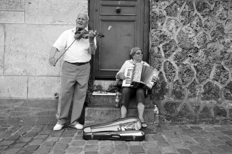 Buskers in Paris